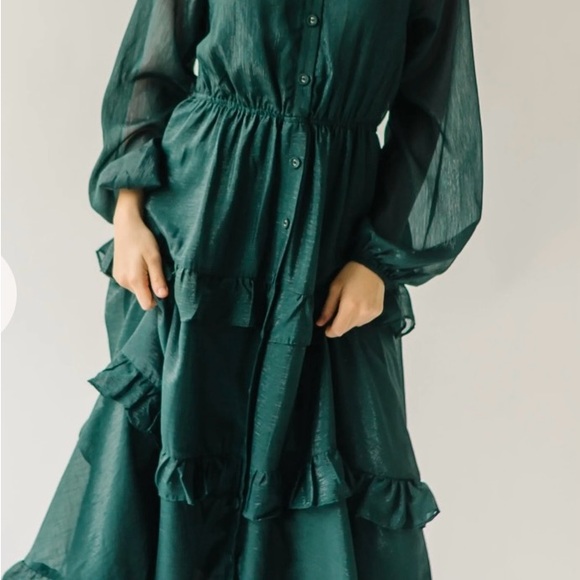 Amanzoe Tiered Midi Dress in Hunter Green - Picture 3 of 7
